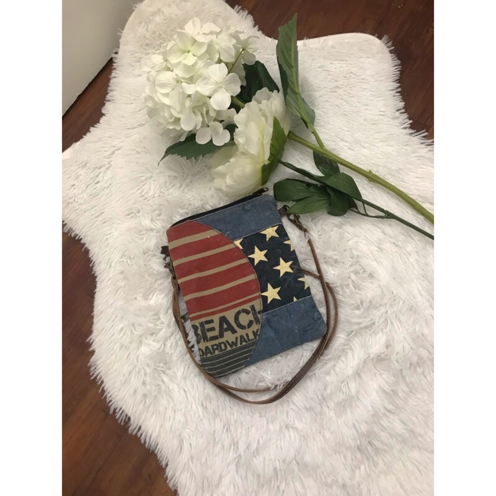 Mona B crossbody American flag purse 🇱🇷